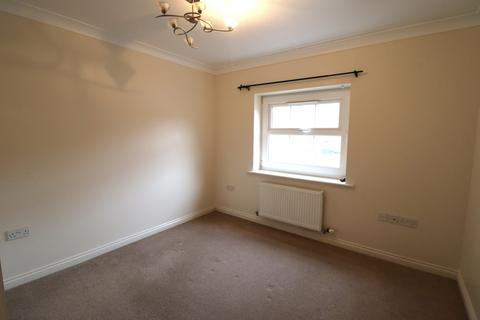 2 bedroom maisonette to rent, Faulkner Drive