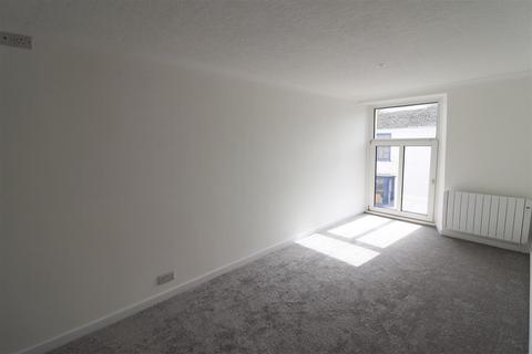 1 bedroom flat to rent, River Street, Truro