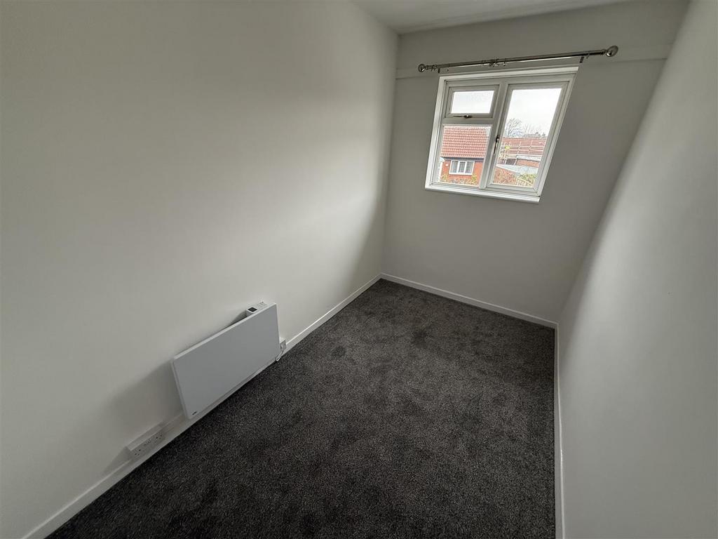 Bedroom 4.JPG
