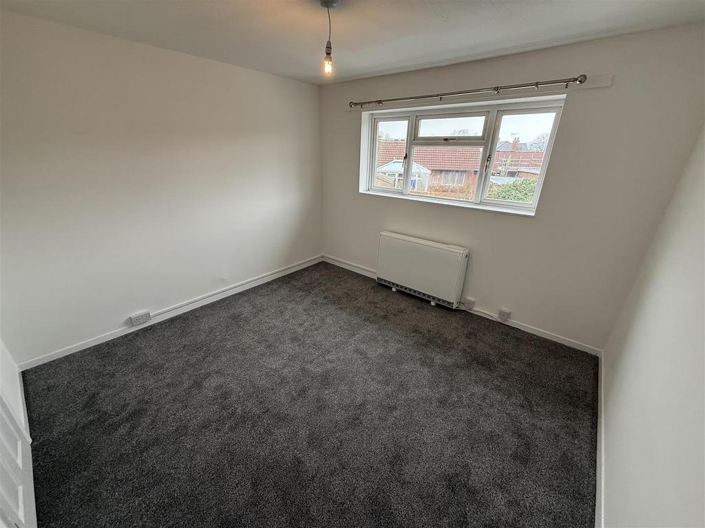 Bedroom 2.JPG