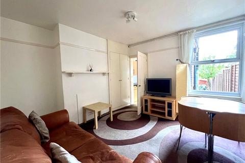 4 bedroom semi-detached house to rent, Guildford Park Road, Guildford, Surrey, GU2