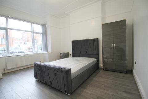 1 bedroom in a house share to rent, Cranbourne Road, Ashton-Under-Lyne OL7