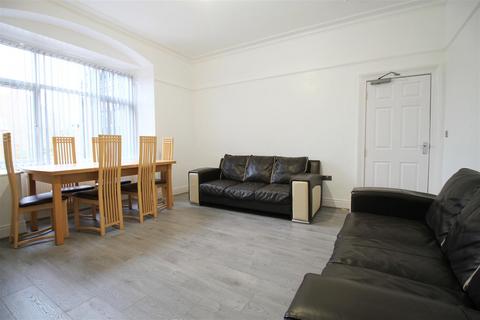1 bedroom in a house share to rent, Cranbourne Road, Ashton-Under-Lyne OL7