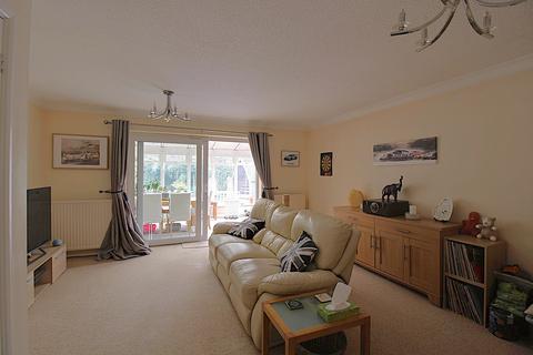 12 Compass Field, Hook, RG27 9SH