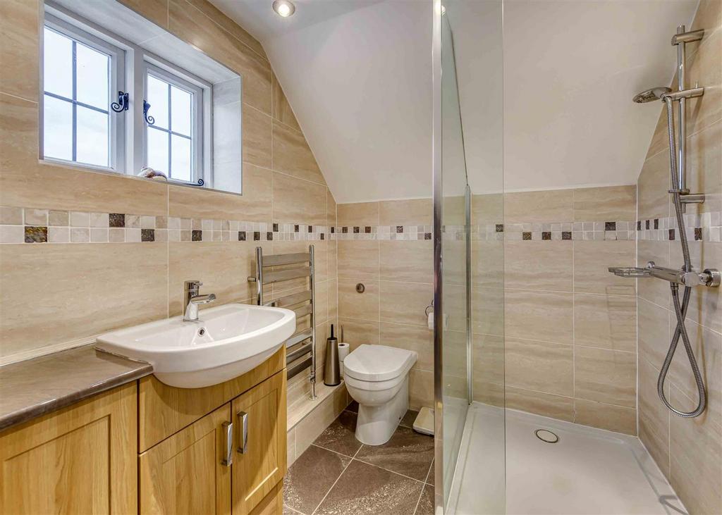Blackwell Cottage-bed1 ensuite2.jpg