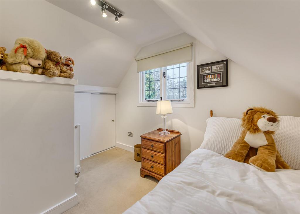 Blackwell Cottage-bed4.jpg