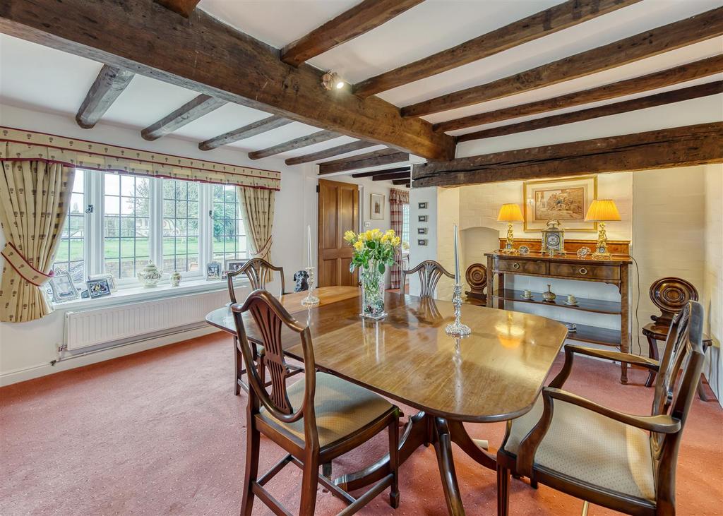 Blackwell Cottage-dining2.jpg
