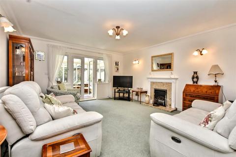 3 bedroom detached house for sale, St. Lawrence Way, Eastbourne