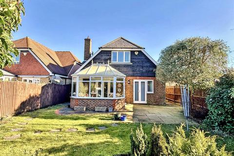 3 bedroom detached house for sale, St. Lawrence Way, Eastbourne