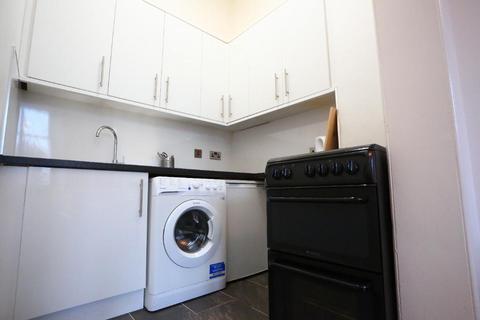 1 bedroom flat to rent, Lochrin Terrace, Tollcross, Edinburgh, EH3