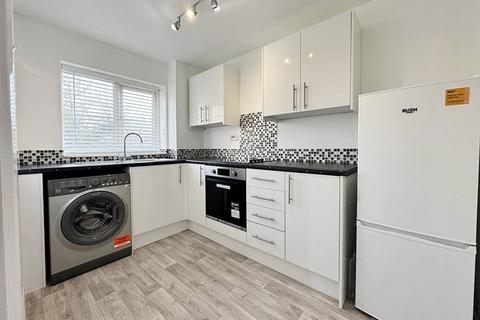 1 bedroom flat to rent, Grove Road Chadwell Heath