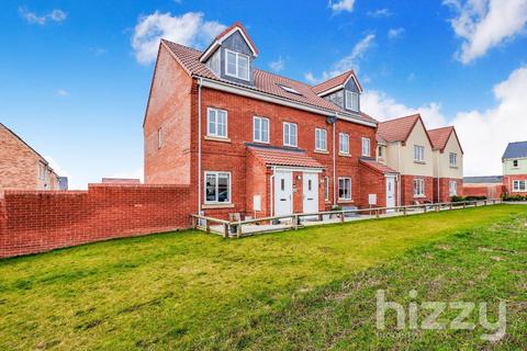 3 bedroom end of terrace house for sale, Hudson Way, Hadleigh IP7