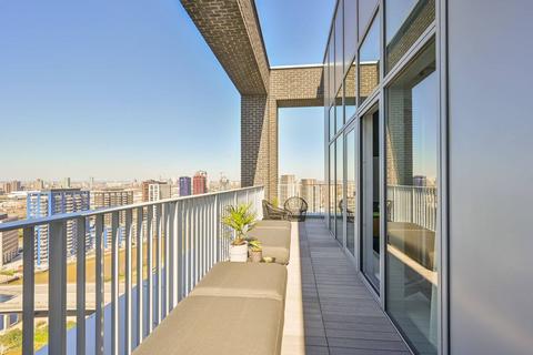 2 bedroom penthouse for sale, Goodluck Hope, Docklands, London, E14