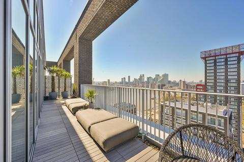 2 bedroom penthouse for sale, Goodluck Hope, Docklands, London, E14