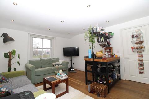 2 bedroom flat to rent, Peckham Rye, London SE22