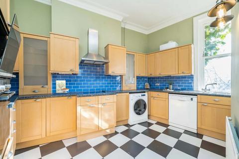 2 bedroom flat for sale, Goldhurst Terrace, London NW6