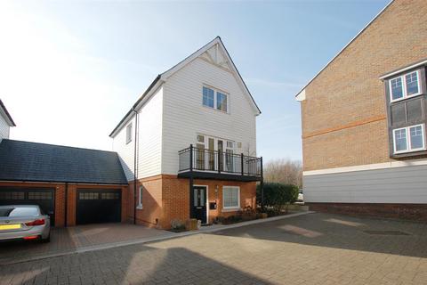 4 bedroom detached house for sale, Yew Tree Road, Dunton Green, Sevenoaks