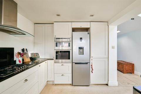 12 Hearne Road, London, W4 3NJ