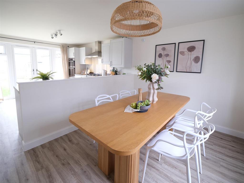 Dining kitchen