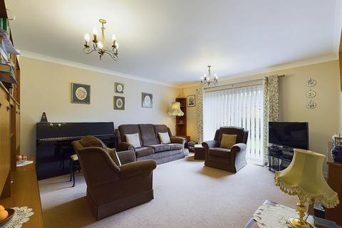 4 bedroom detached house for sale, Dawpool Close, Chester, CH2