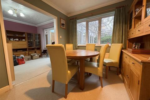 5 Brandon Close, Grange Park, Swindon, SN5 6AA