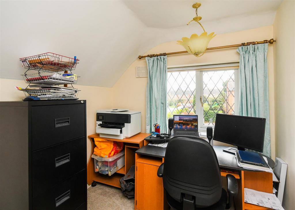 16 Clive Road - Bedroom 3.jpg