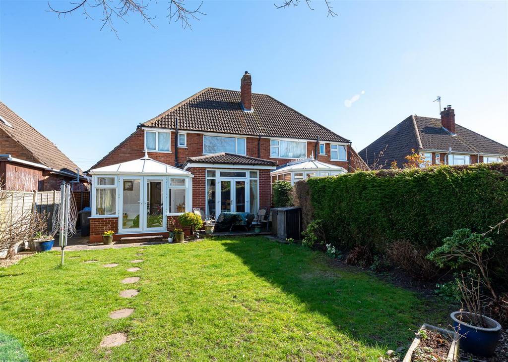 16 Clive Road-rear2 MAR25.jpg