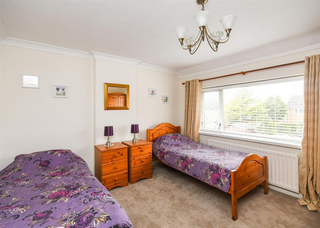 16 Clive Road - Bedroom 2.jpg