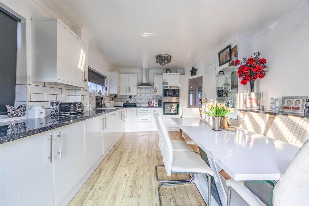 Kitchen/Dner