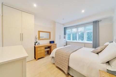 140 Whytecliffe Road North, Purley, CR8 2AS
