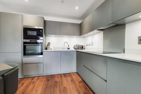 3 bedroom flat for sale, Bowhouse Court, Lewisham, London, SE8