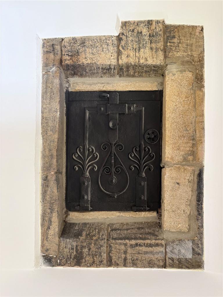 Old Bread Oven