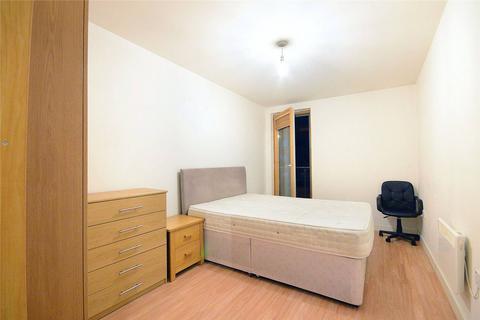 2 bedroom flat to rent, Crampton Street, Elephant and Castle, London, SE17