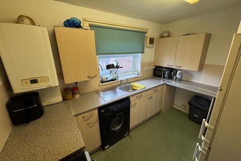 3 bedroom flat to rent, Barncroft Street, West Bromwich B70