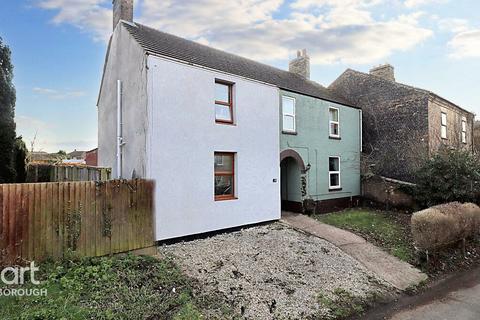 4 bedroom semi-detached house for sale, North Street, Stanground