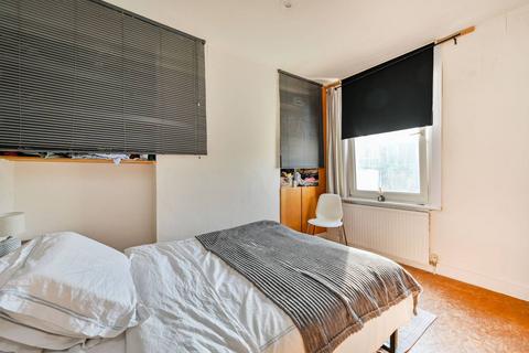 1 bedroom flat for sale, Cobbold Road, Chiswick, London, W12