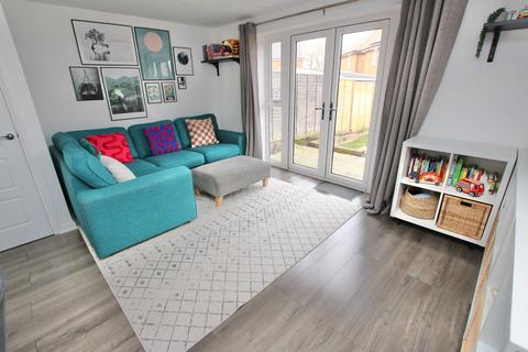 2 Coalfield Grove, Aylesham, Canterbury, CT3 3FX