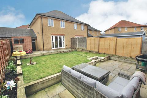 2 Coalfield Grove, Aylesham, Canterbury, CT3 3FX