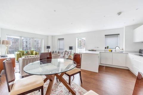 3 bedroom flat for sale, Stanmore Place, Stanmore, HA7