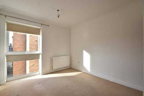 2 bedroom flat to rent, Bridgewater Road, WEYBRIDGE, KT13