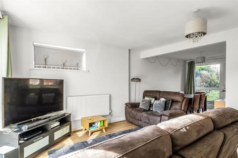 2 bedroom end of terrace house for sale, Downs Way, Oxted