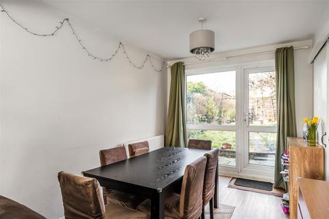 2 bedroom end of terrace house for sale, Downs Way, Oxted