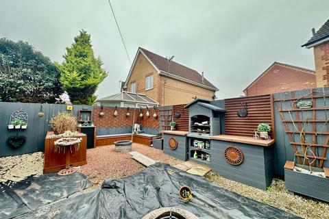 3 bedroom detached house for sale, Sedbury Close, Hull HU7