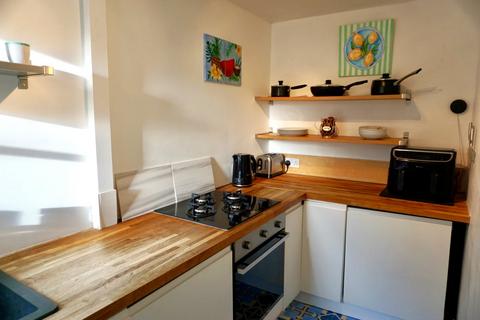 2 bedroom flat for sale, Hamlet Road, London, SE19