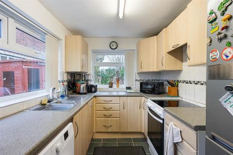 2 bedroom cottage for sale, Rectory Road, Roos