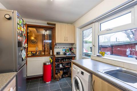 2 bedroom cottage for sale, Rectory Road, Roos