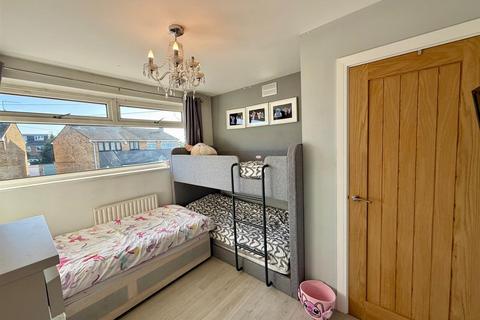 13 Surridge Close, Rainham, RM13 9LL