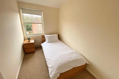 2 bedroom apartment to rent, Chantry Court, Hatfield AL10