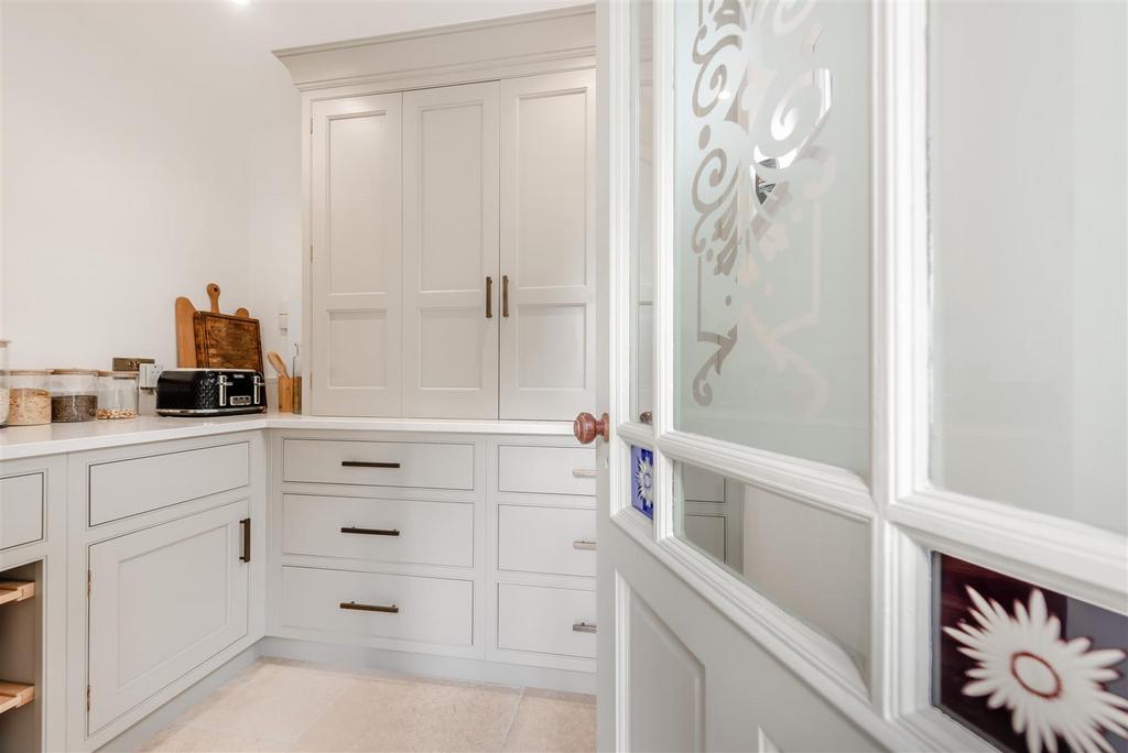 8559530-interior27.jpg