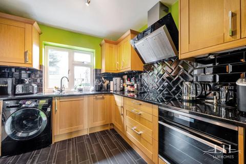 2 bedroom end of terrace house for sale, Pondfield Lane, Brentwood